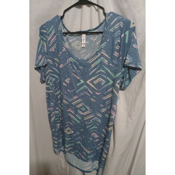 Lularoe Women's XL Blue & White Southwestern Pattern Short Sleeve Tshirt Top - Picture 1 of 8
